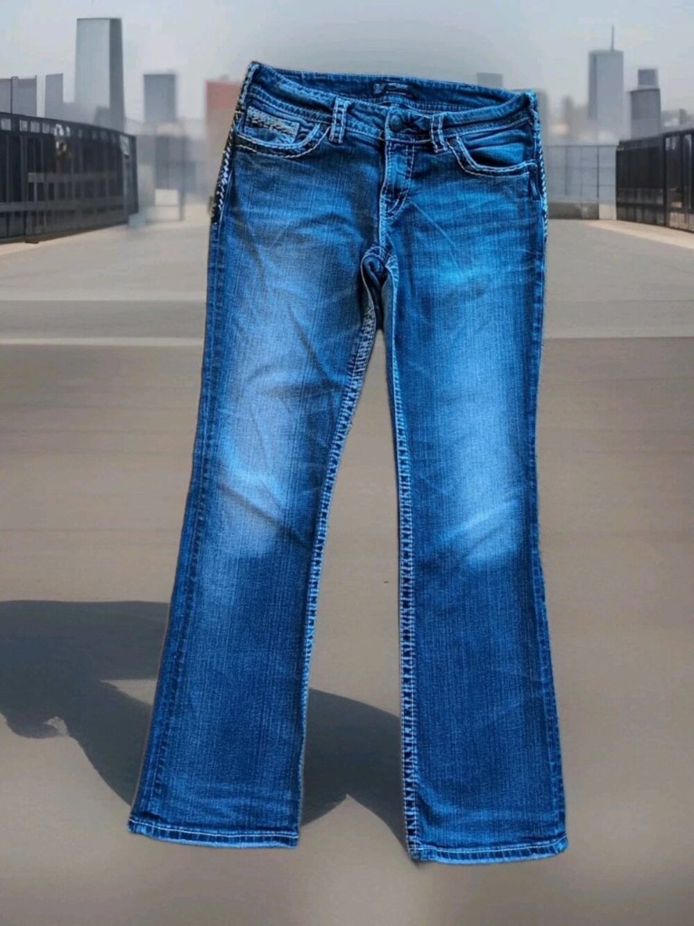Silver Jeans Suki 17 Women's Sz 30x33 Stretch Dark Denim Boot Cut Embellished